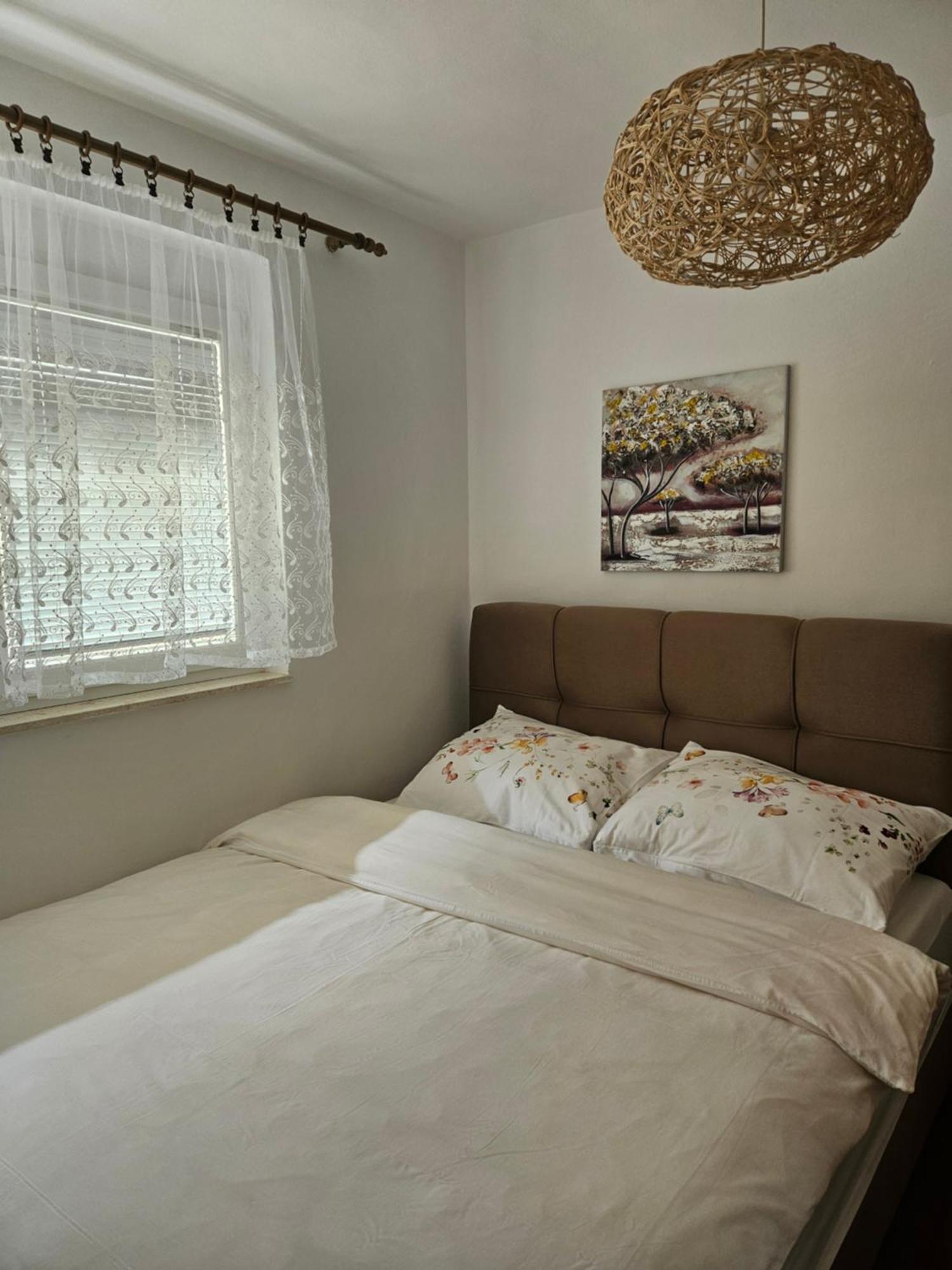 Apartman Noa Knin Exterior foto